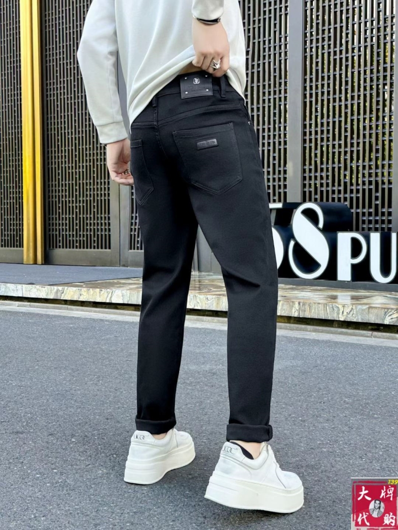 TOM FORD